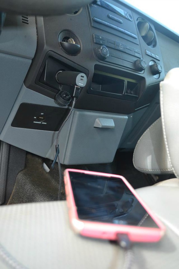 Nomad Roadtrip For On The Go And In The Car Charging