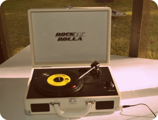 Give Those Old Vinyl Records Life Again With The Rock "N" Rolla Junior!